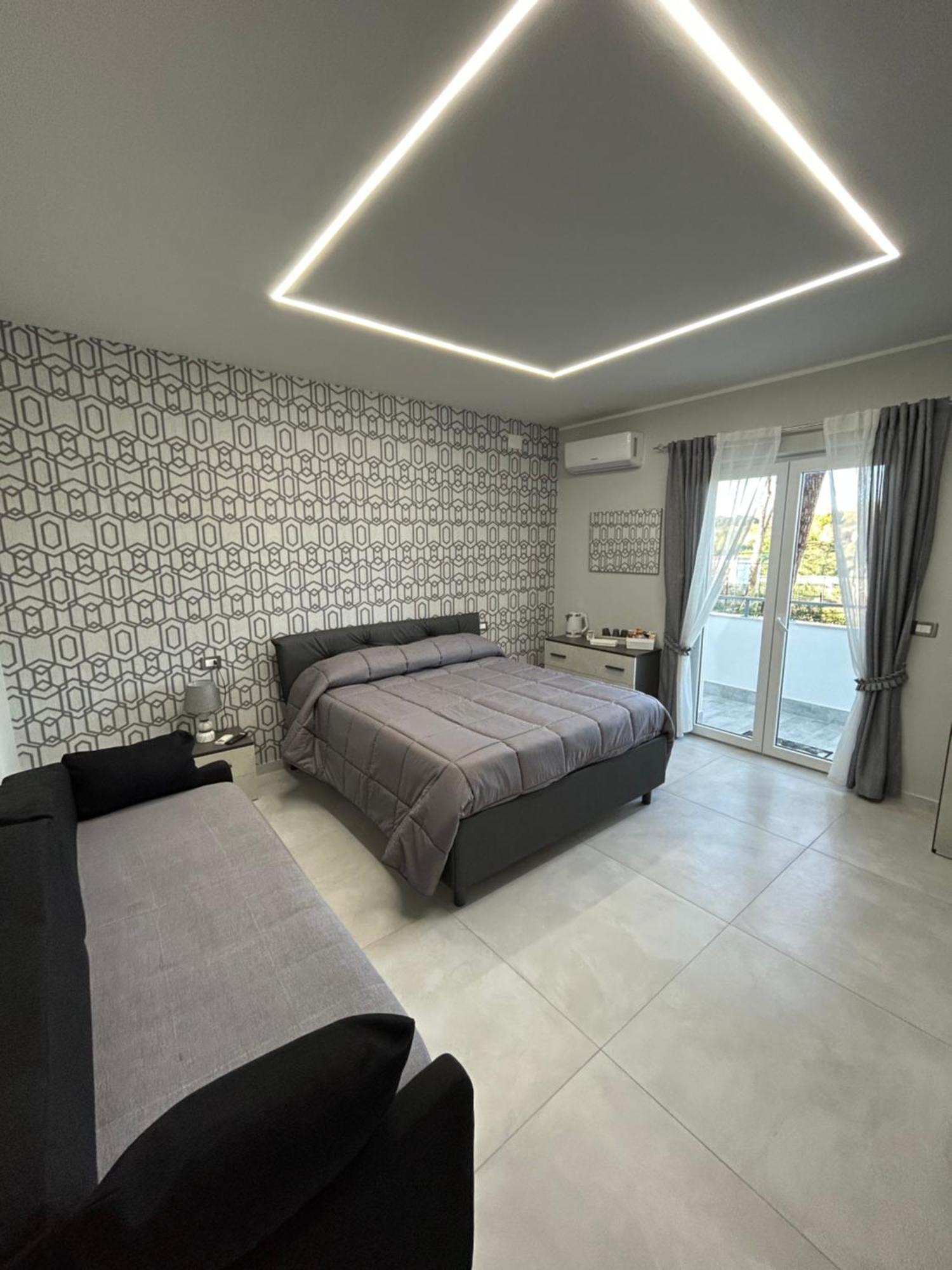 Skycity 2 B&B Naples Exterior photo