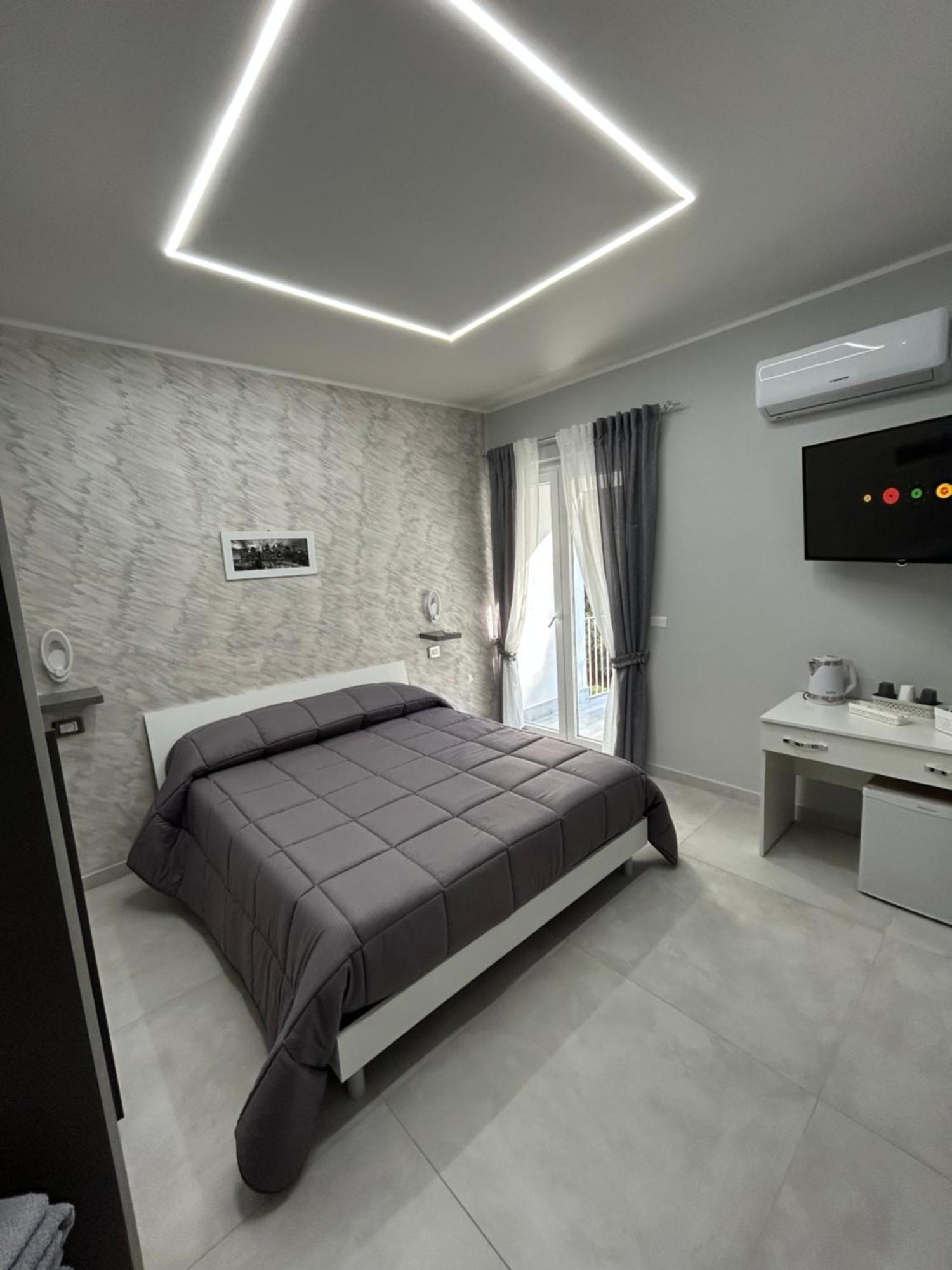 Skycity 2 B&B Naples Exterior photo
